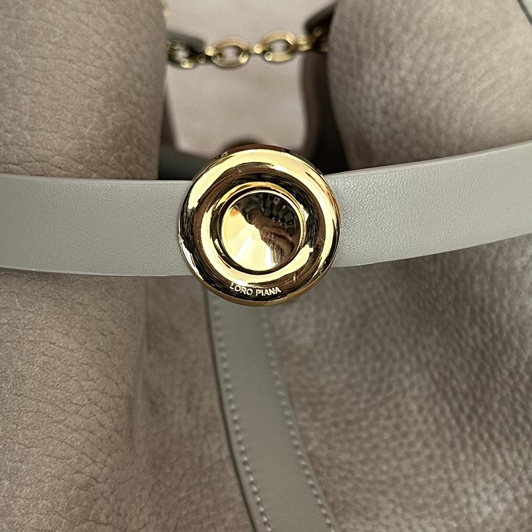 Loro Piana Ghiera Shopper Large Calfskin Fume Taupe/Sun Gold strap gray | Loro