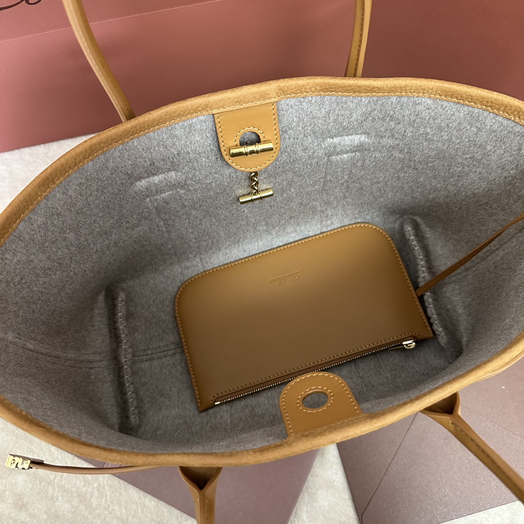 Loro Piana Ghiera Shopper Small Calfskin Bon Ton Brown/Sun Gold | Loro