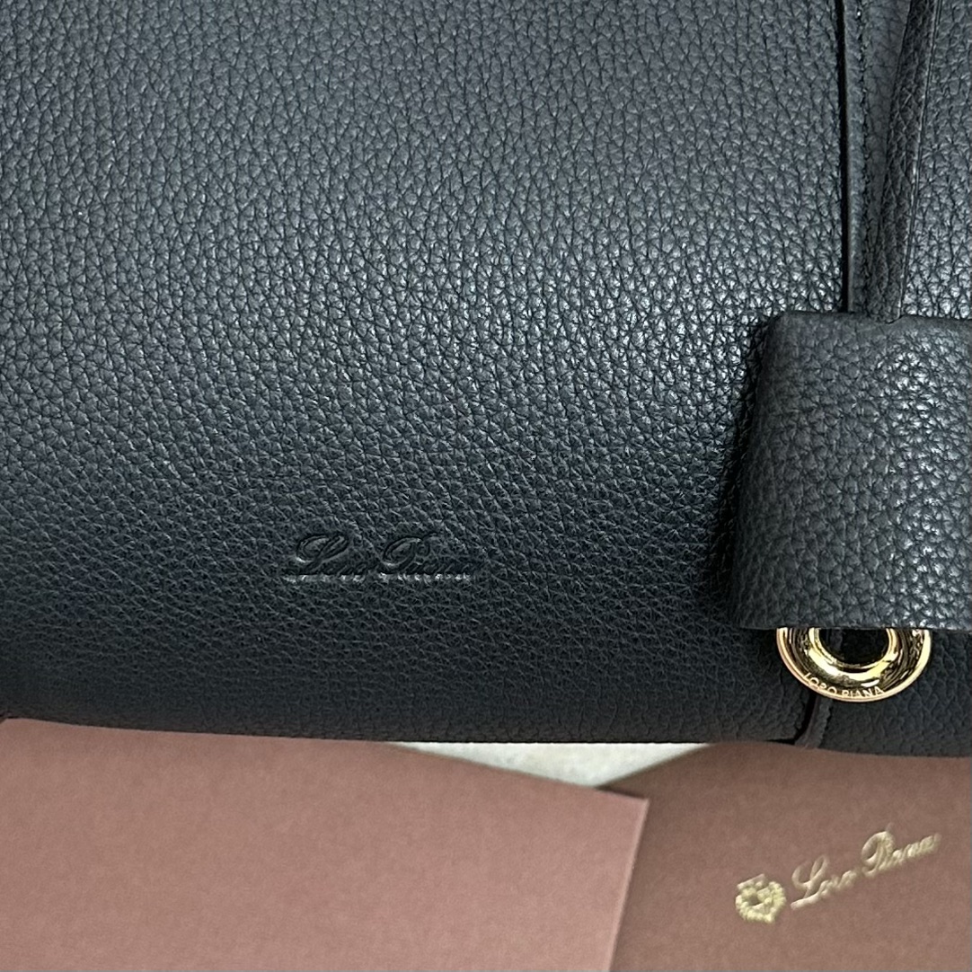 Loro Piana Woman Leather Goods Loom | Loro Piana