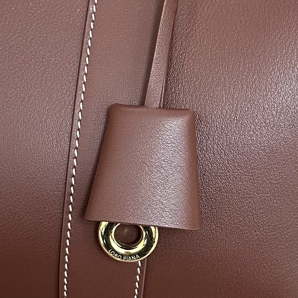 Loro Piana Woman Leather Goods Loom | Loro Piana