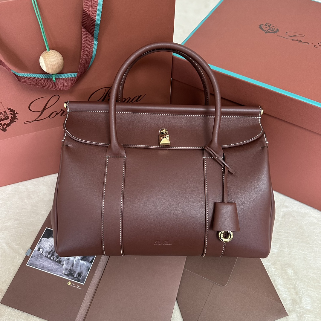 Loro Piana Woman Leather Goods Loom | Loro Piana