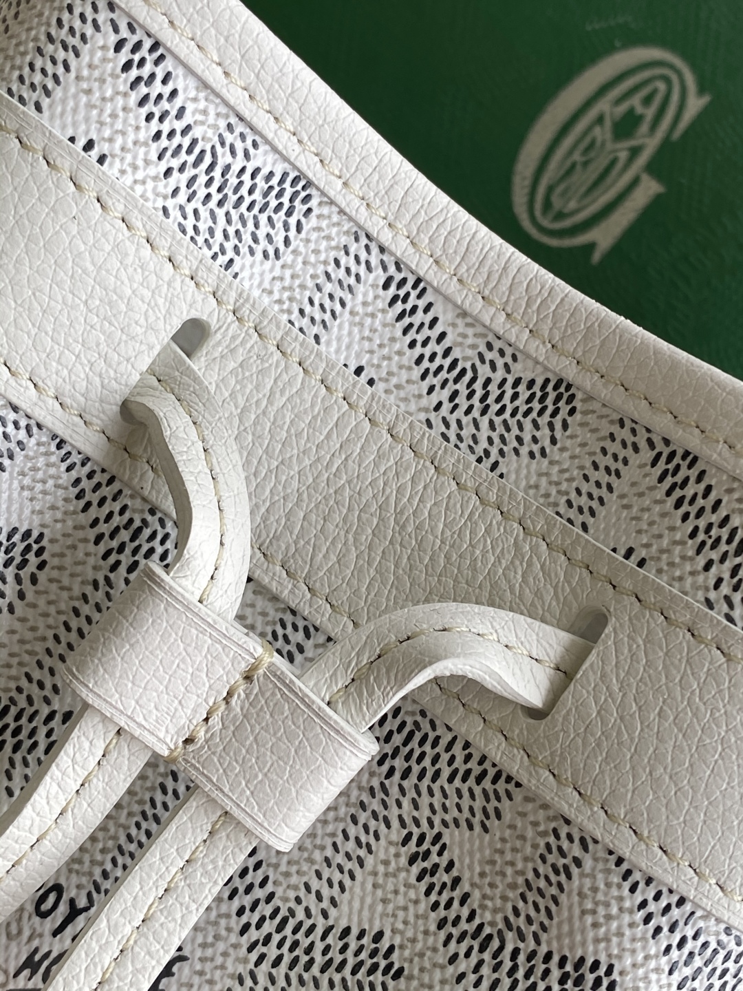 Goyard Petite Flot Bucket Bag white Tan 139758379