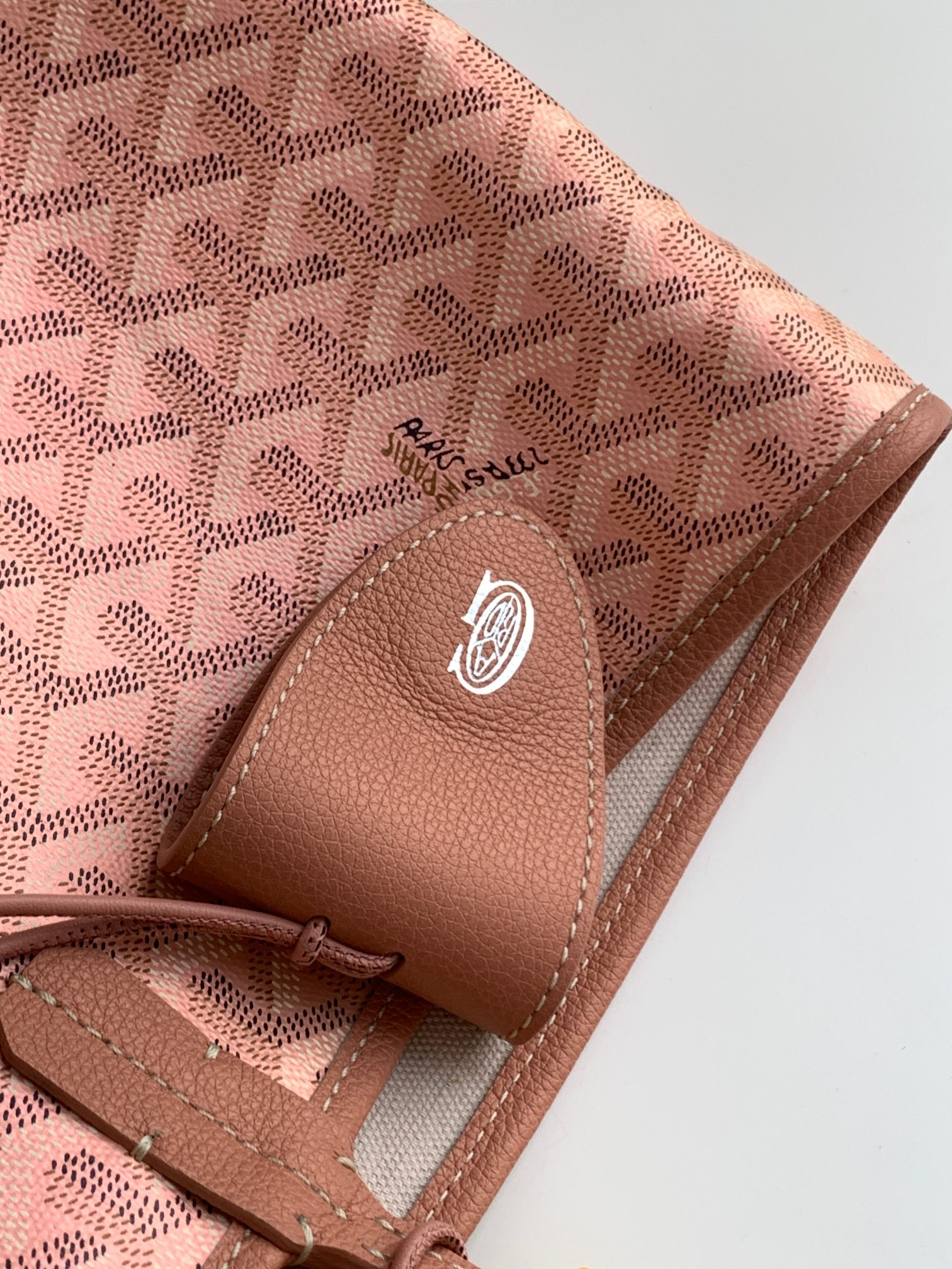 Goyard Pearly pinkGoyardine Canvas And Chevroches