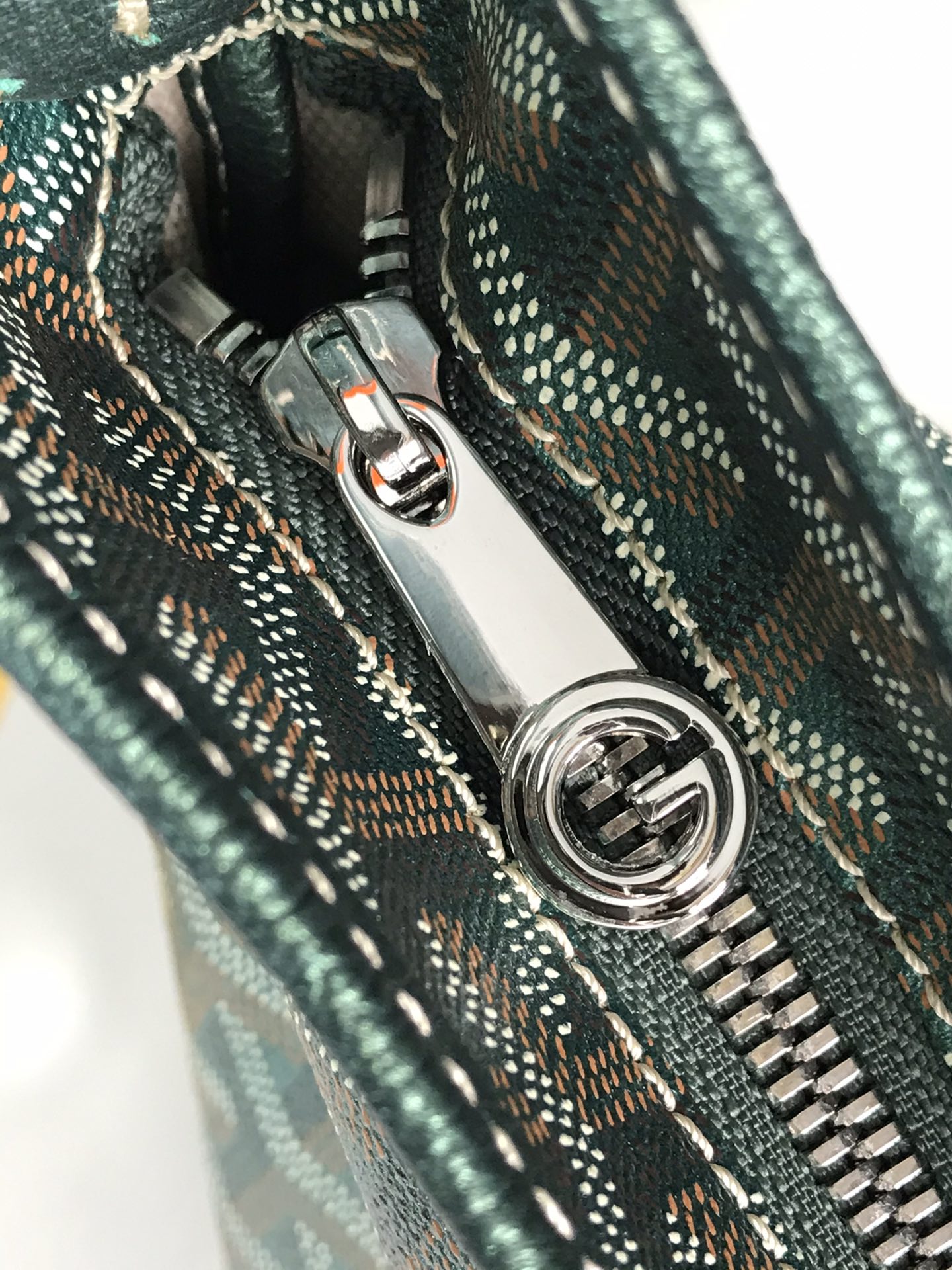 GOYARD Iridescent Goyardine Boheme Hobo Pearly Green