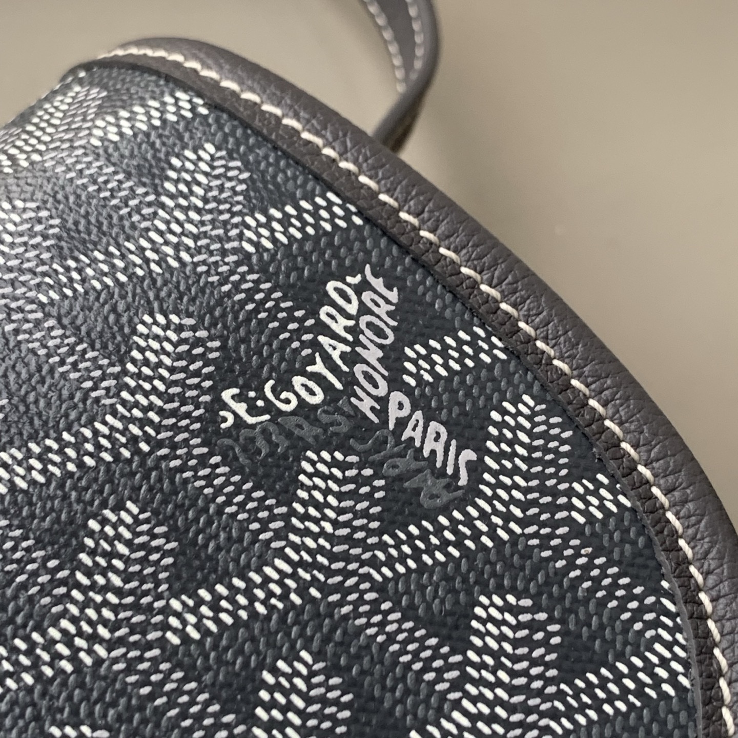 Goyard Belvedere PM Shoulder Bag in Gray grayLeather