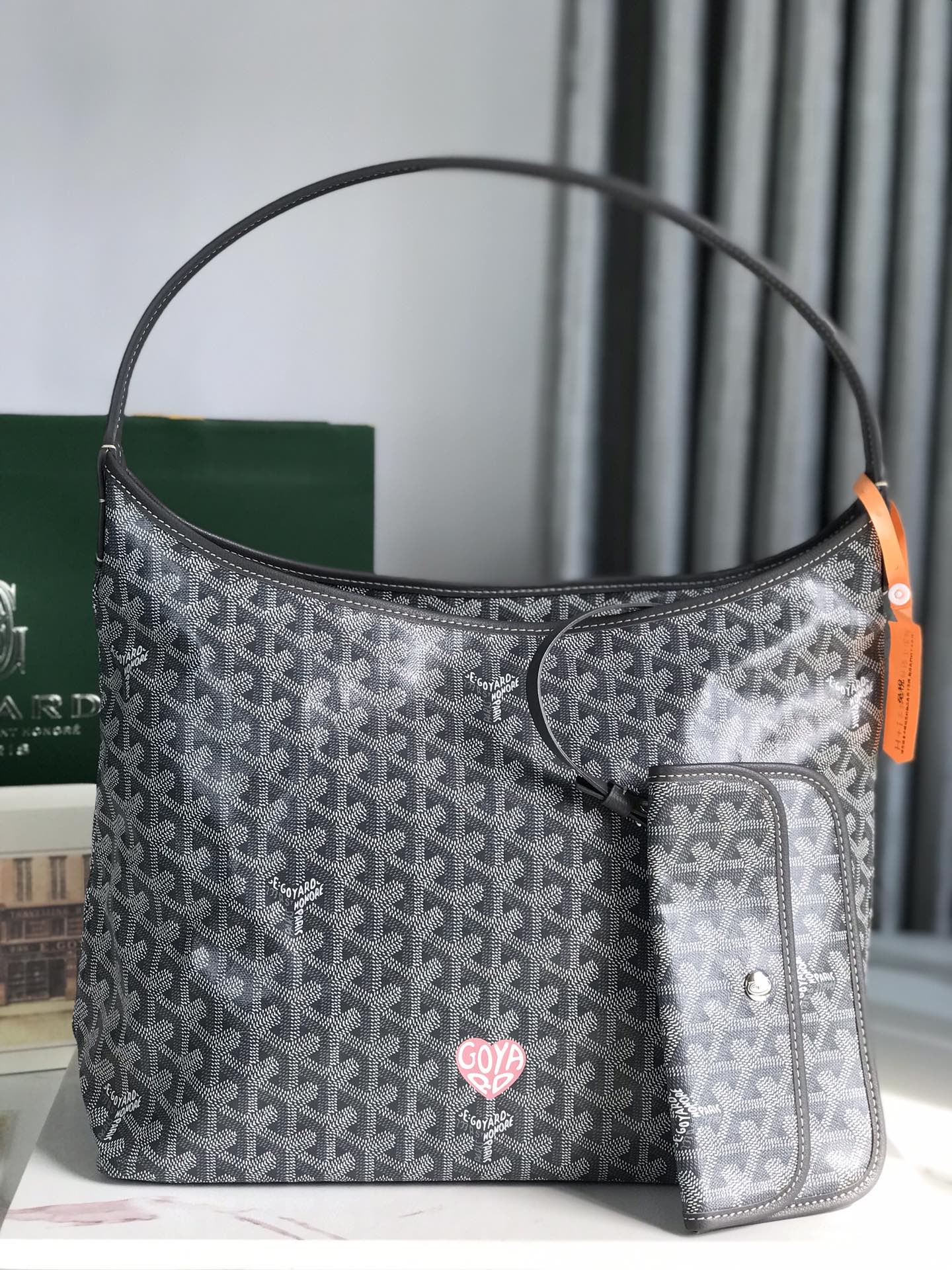 Goyard Women’s Tote Hobo Bag In Goyardine Chevroches Calfskin Black Black