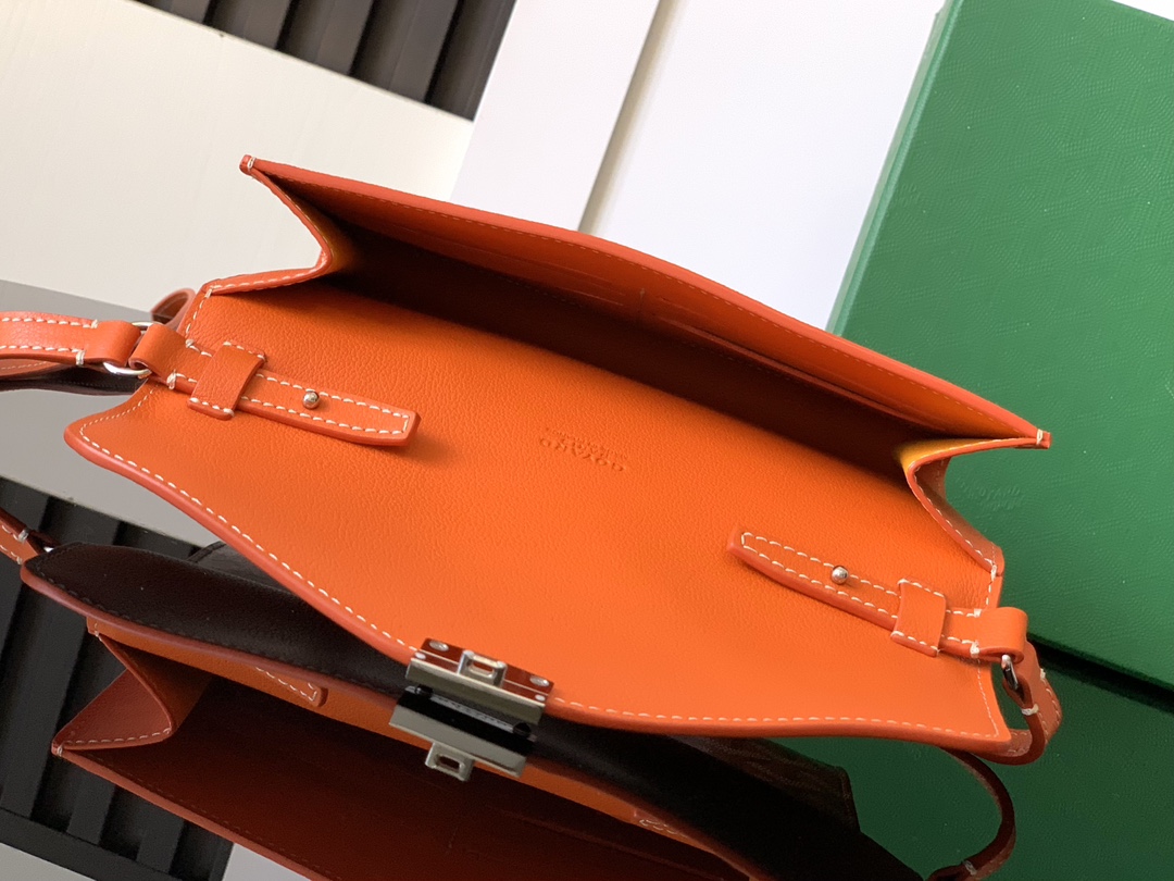 GOYARD Goyardine Calfskin Chypre Wallet Pouch orange
