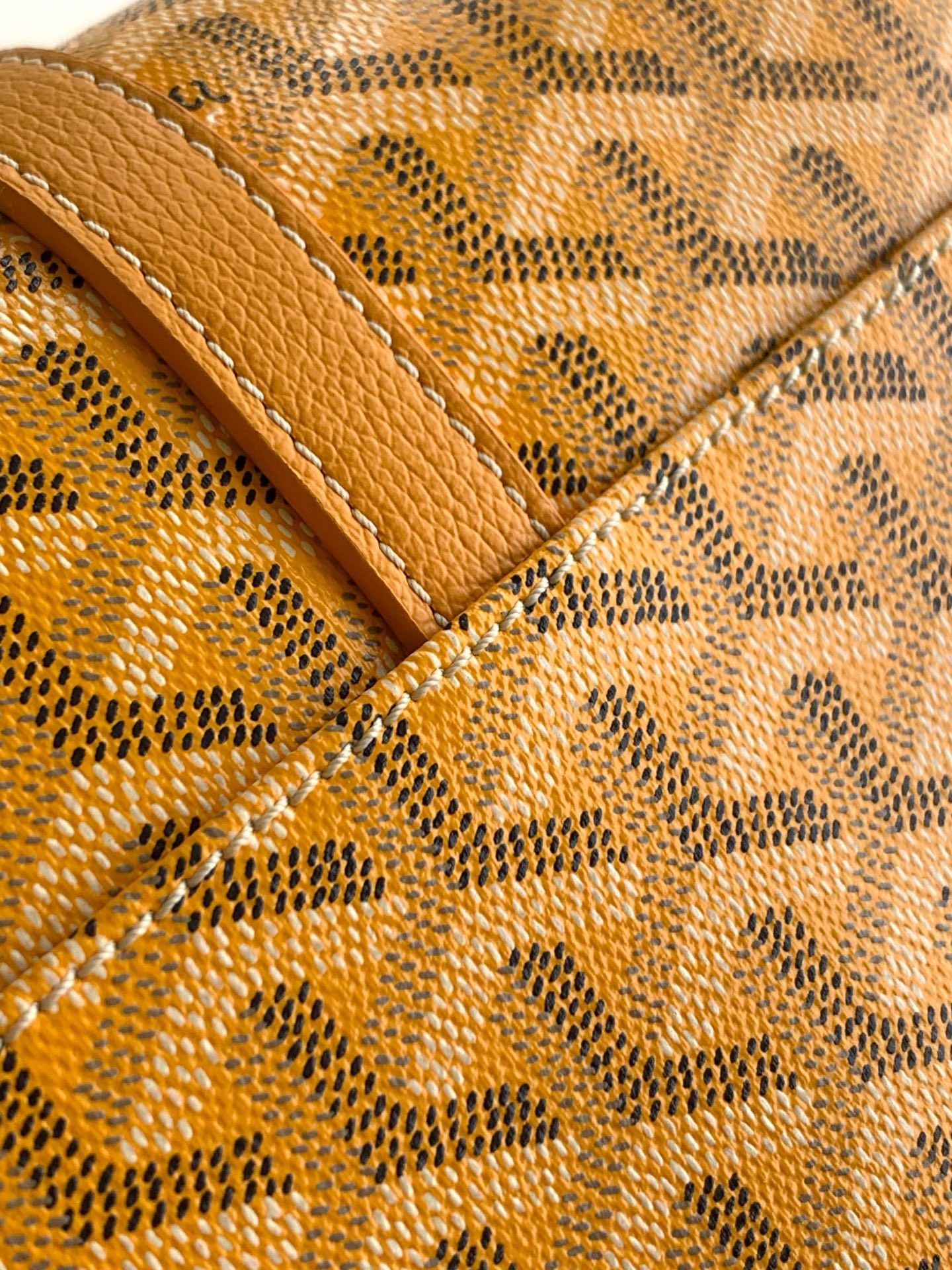 Goyard Goyardine Belvedere II Yellow MM Messenger Bag –