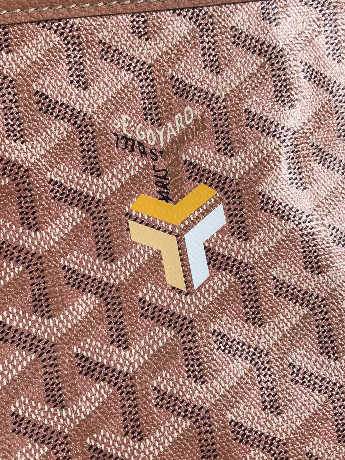 GOYARD Iridescent Goyardine Saint Louis PM Pearly Coral bag in pink