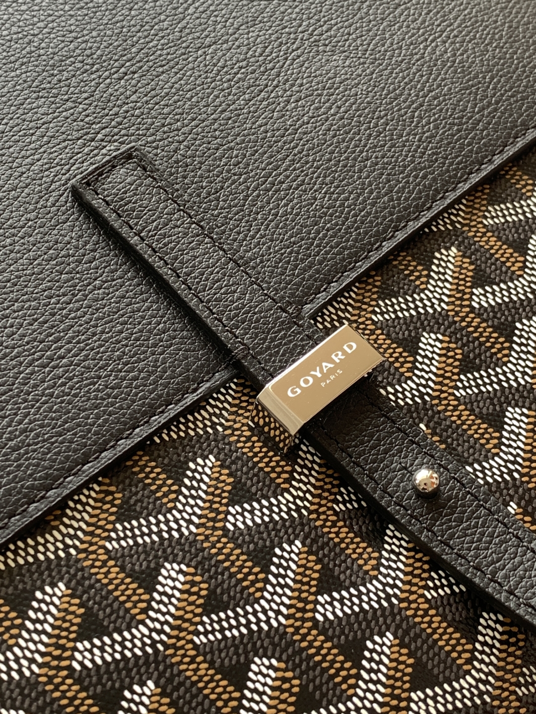 Goyard Coursier Messenger Crossbody Bag black