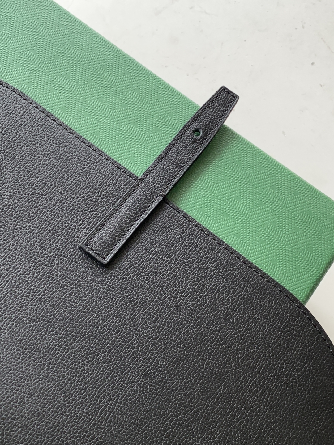 Goyard Coursier Messenger Crossbody Bag black