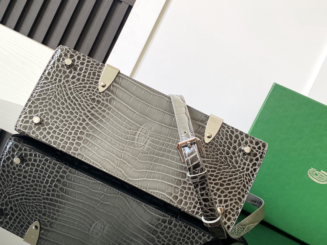 Goyard Matignon Crocodile Pattern Leather Top Handle Bag – gray