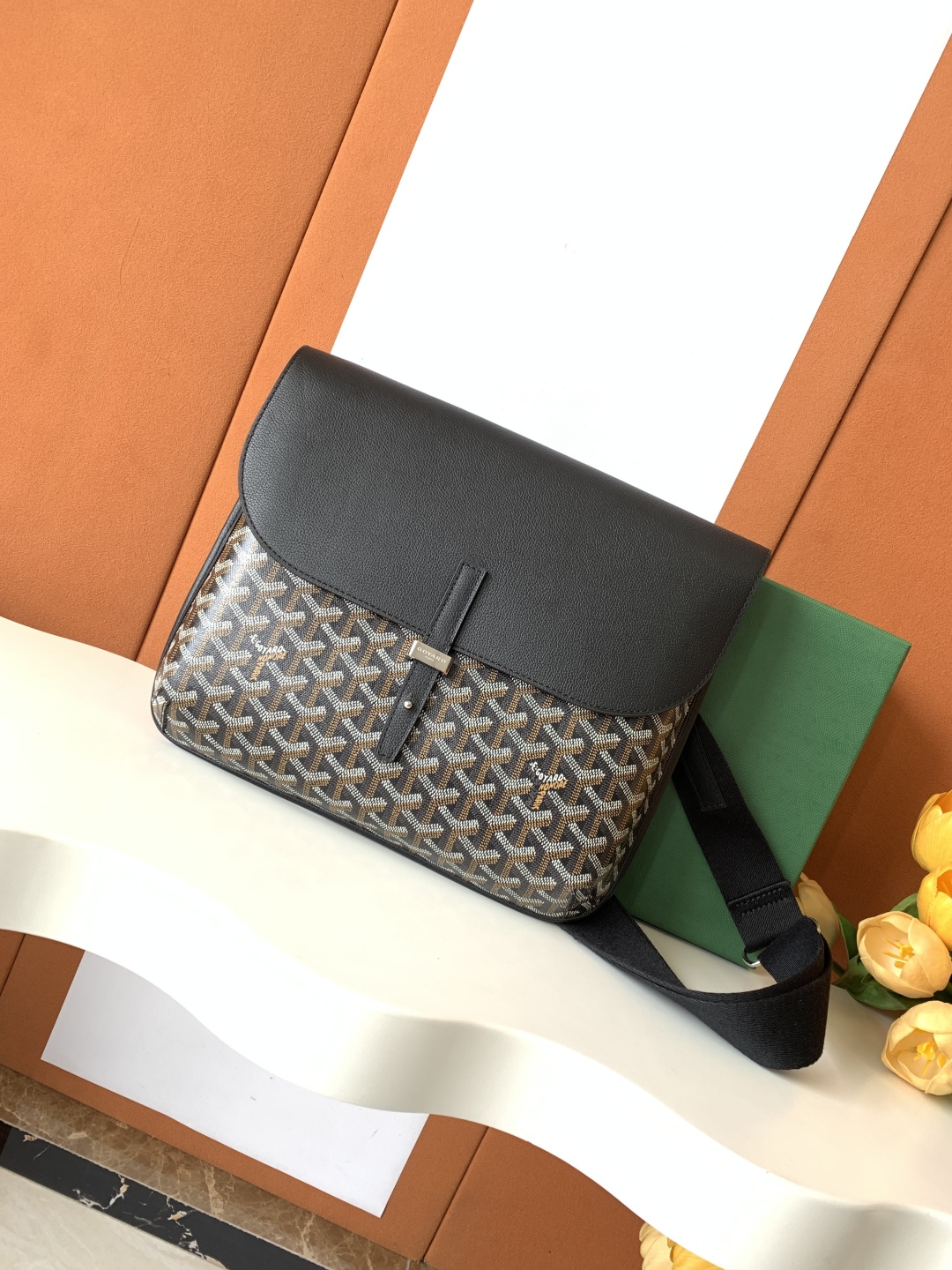 Goyard Coursier Messenger Crossbody Bag black