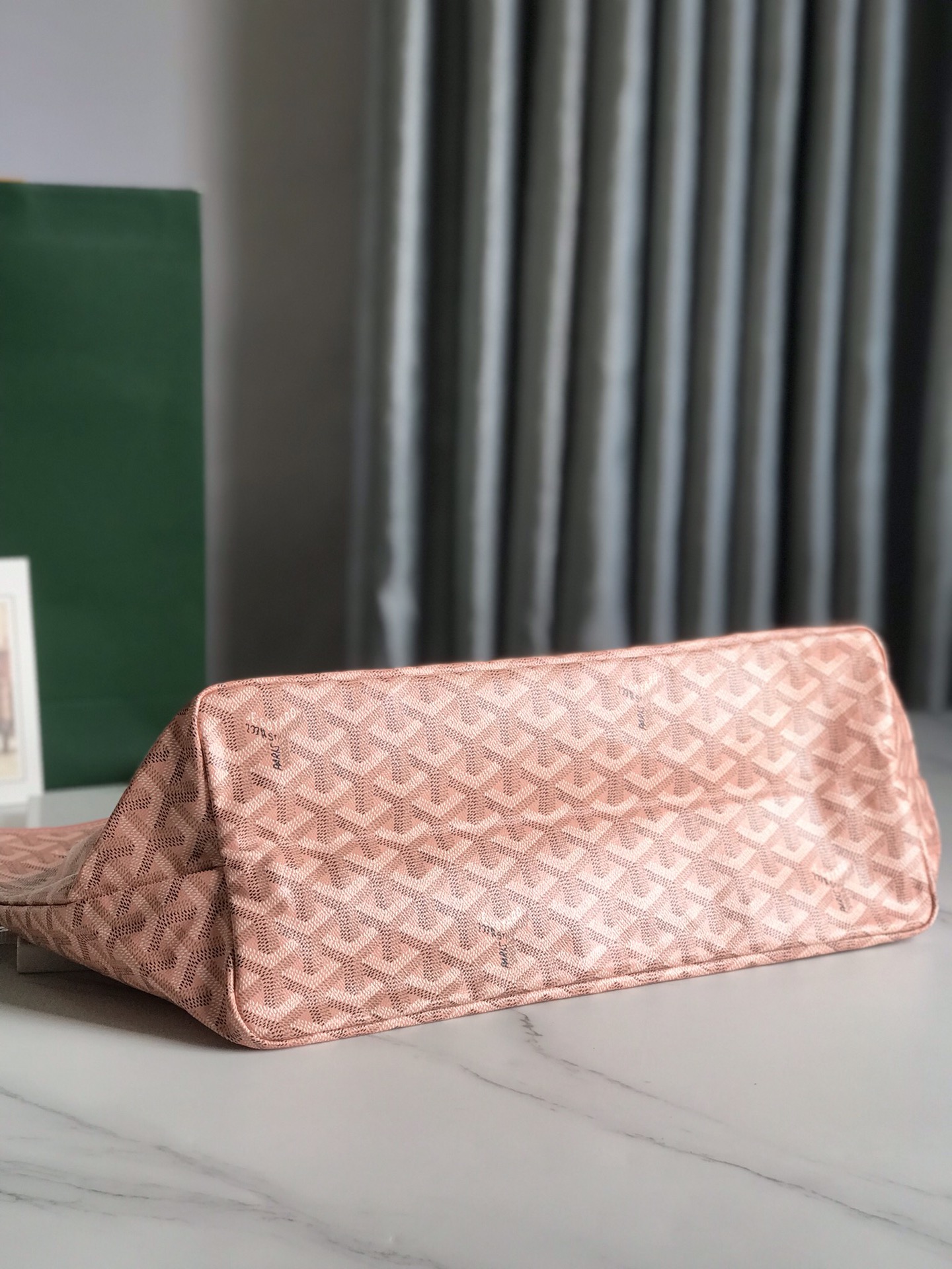 GOYARD Iridescent Goyardine Saint Louis PM Pearly Coral bag pink