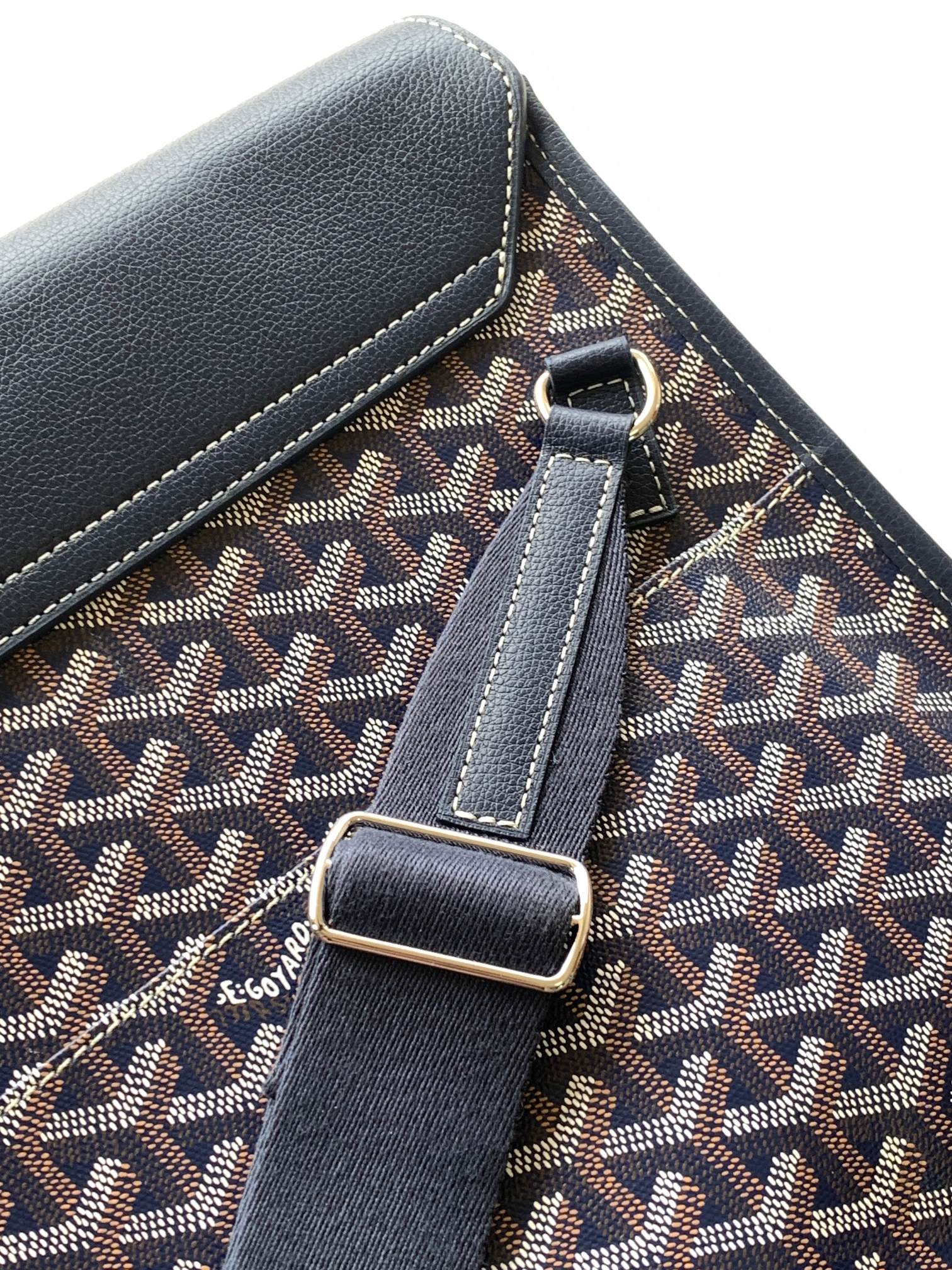 Goyard Coursier Messenger Crossbody Bag Blue navy