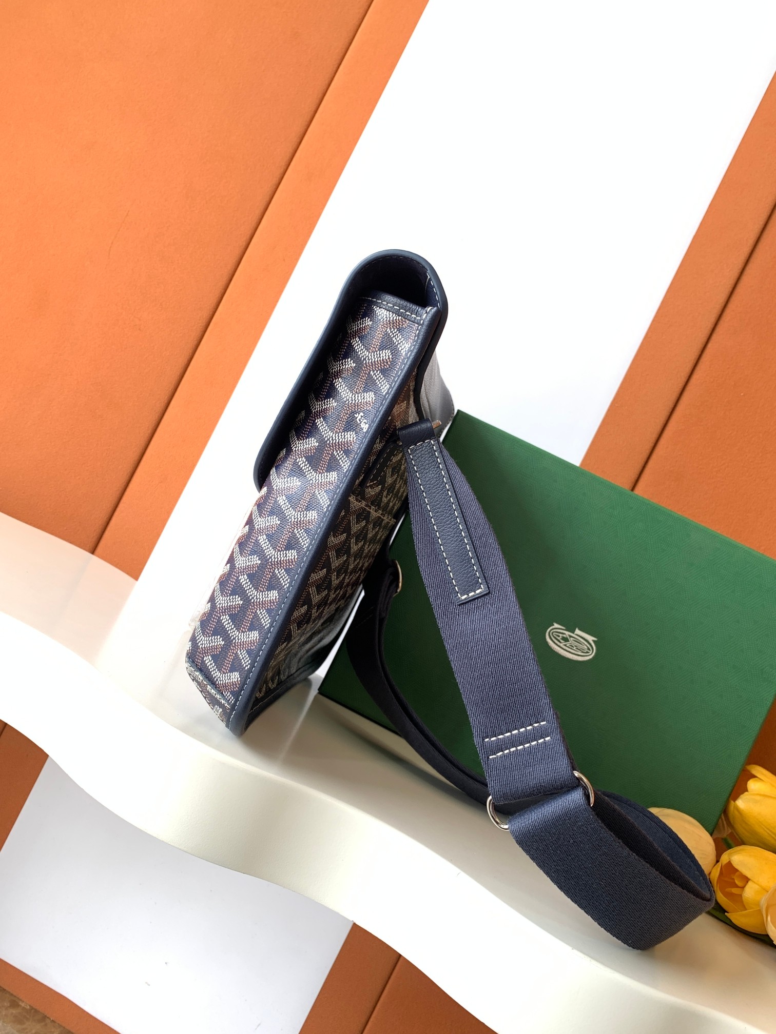 Goyard Coursier Messenger Crossbody Bag Blue navy