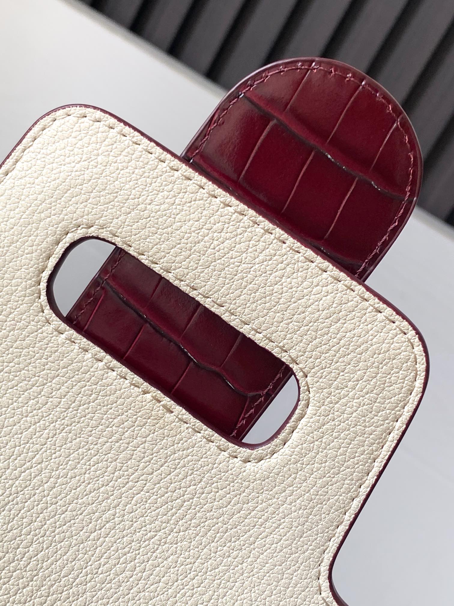 Goyard Matignon Crocodile Pattern Leather Top Handle Bag – red