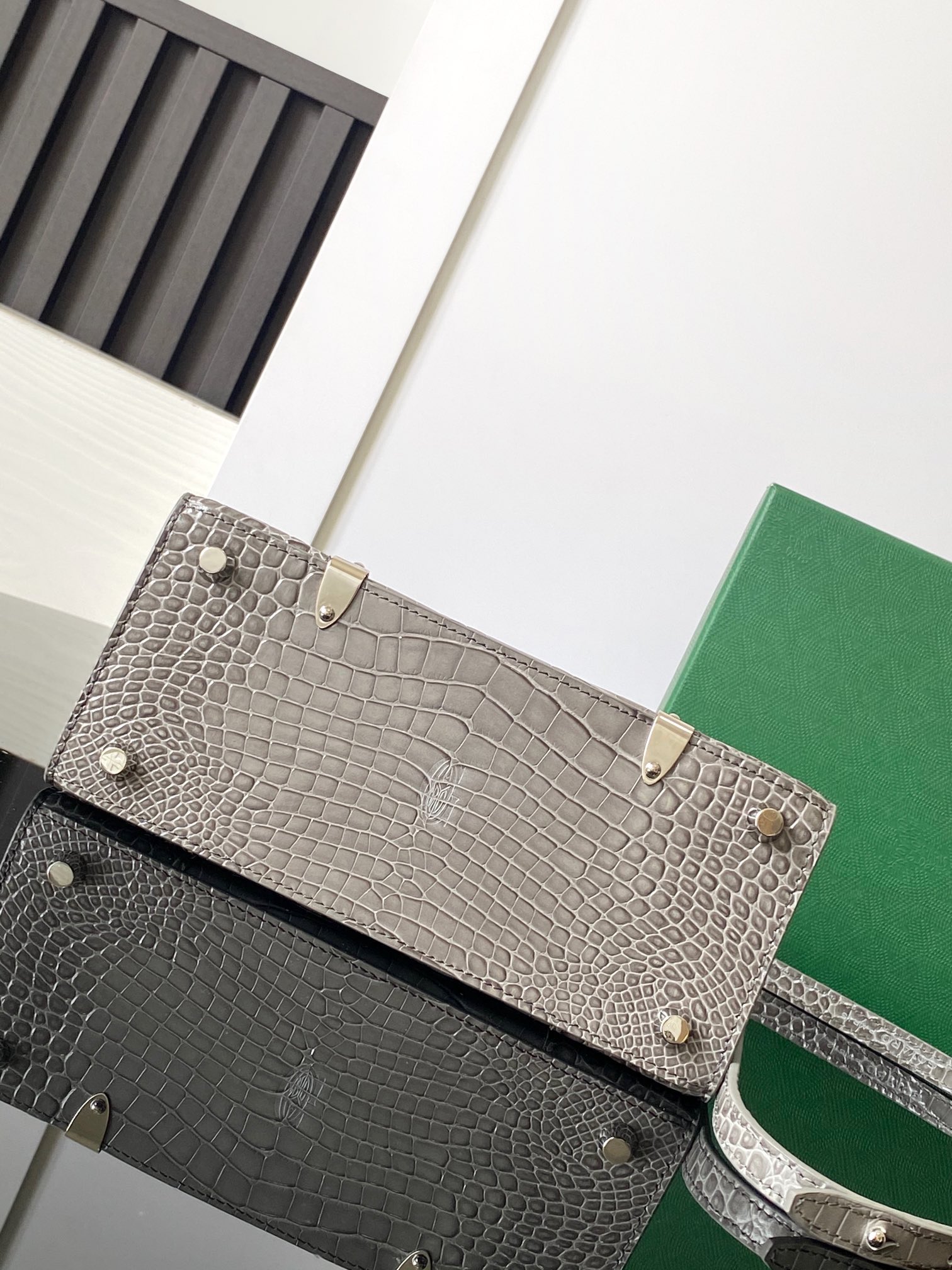 Goyard Matignon Crocodile Pattern Leather Top Handle Bag – gray