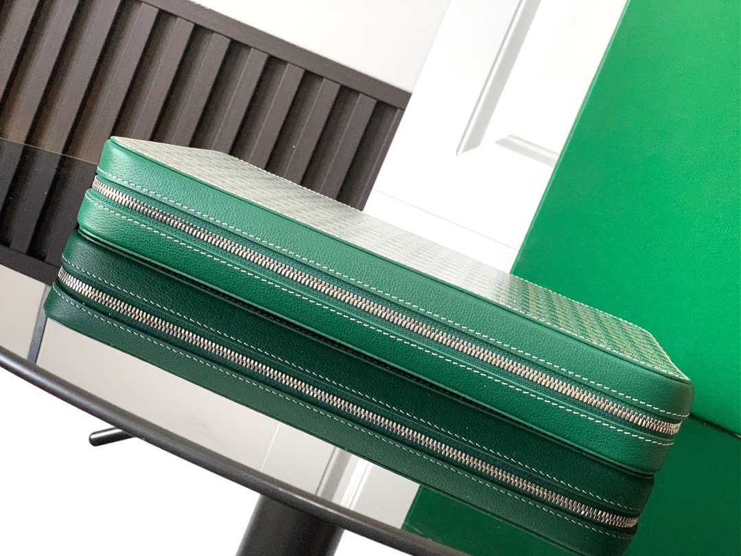 Goyard Goyardine Universal Companion bang in green