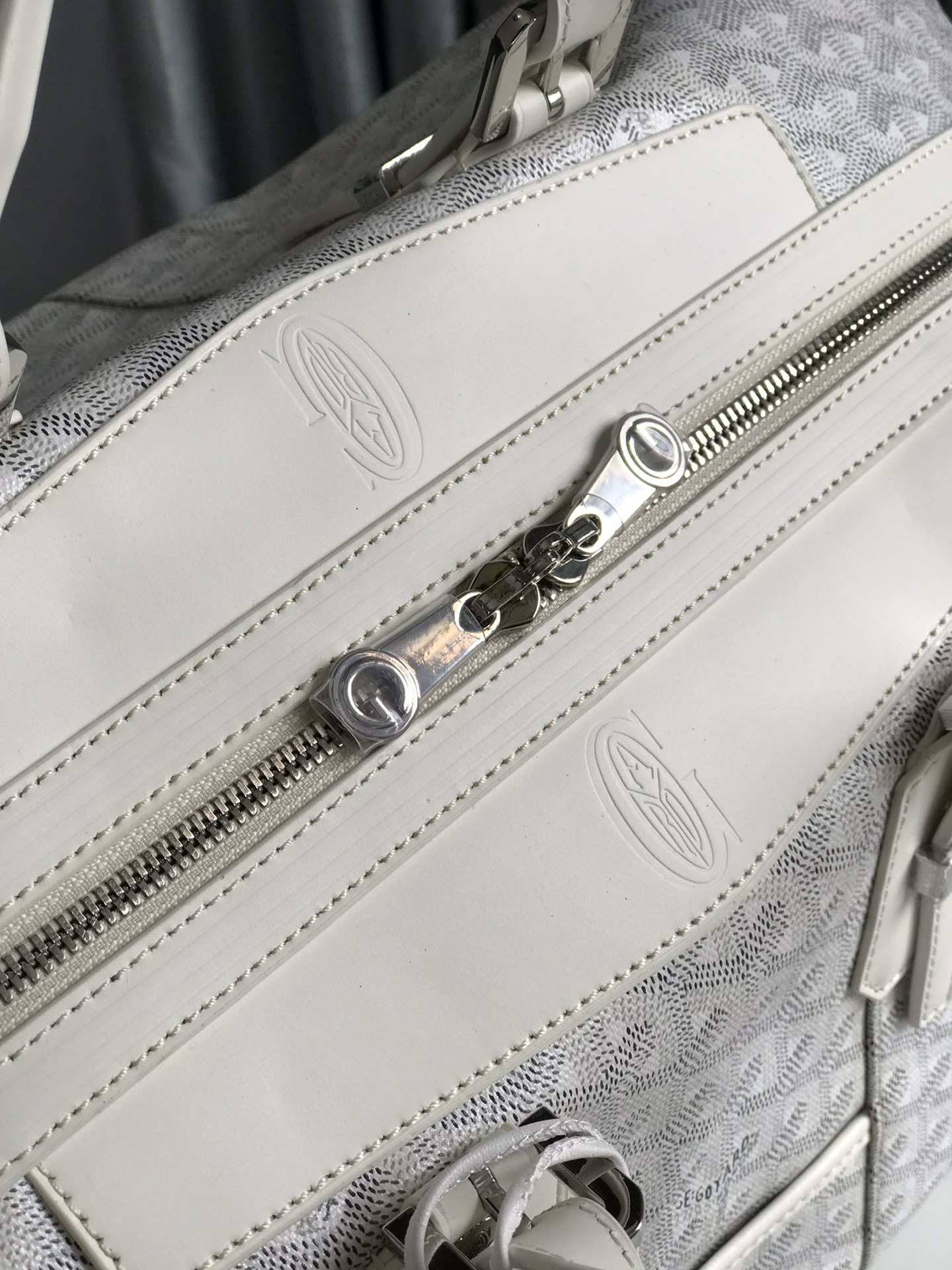 Goyard White Chevron Boeing 30 Boston Bag Leather ref.603329