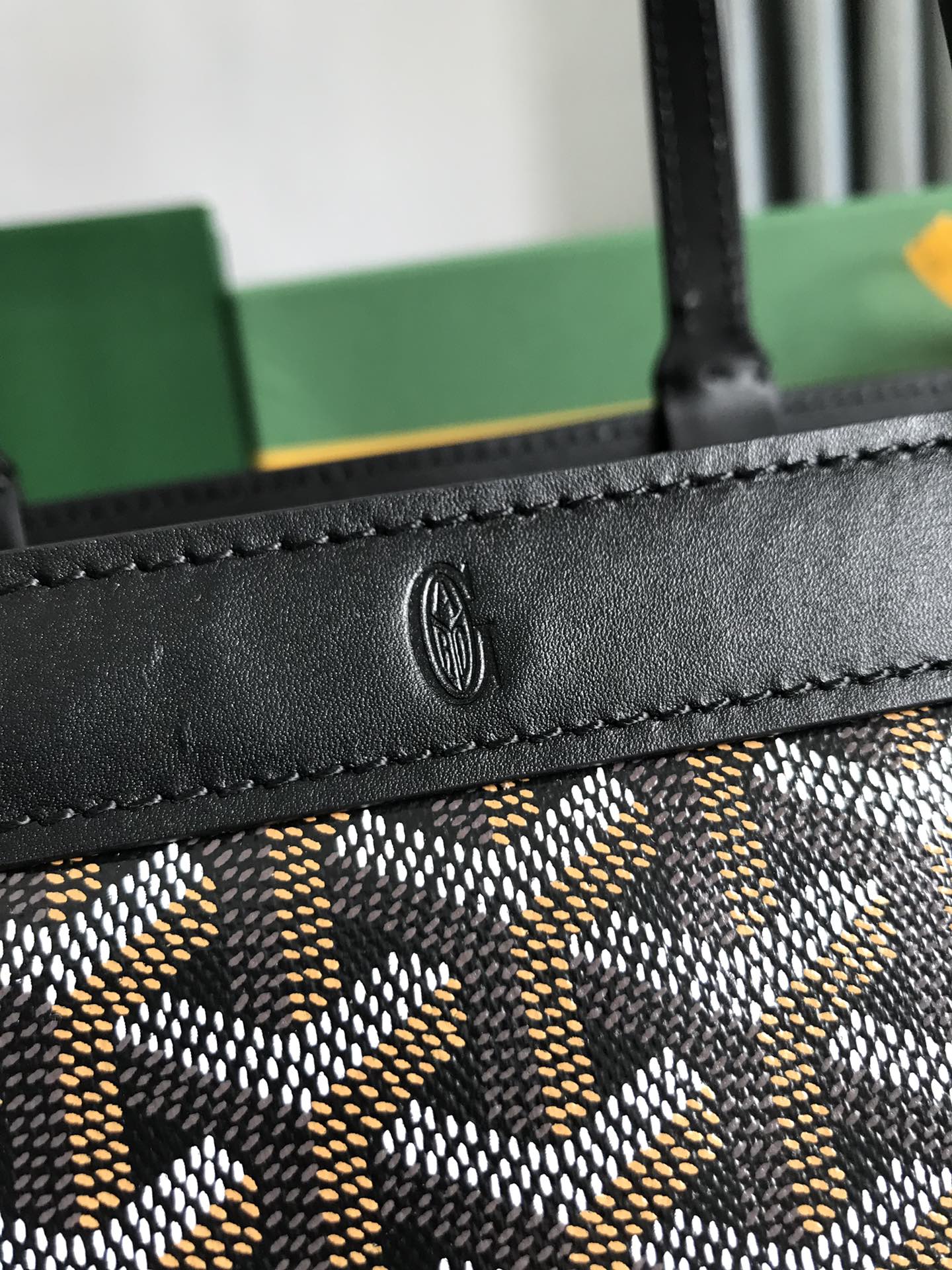GOYARD Goyardine Bellechasse PM Black 1515291 |