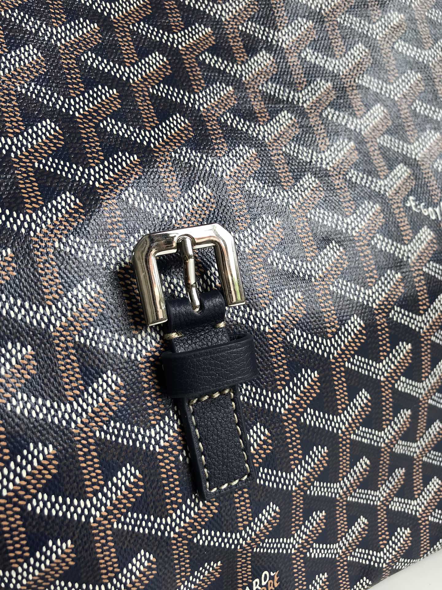 GOYARD Goyardine Capetien Messenger Bag Black 504063
