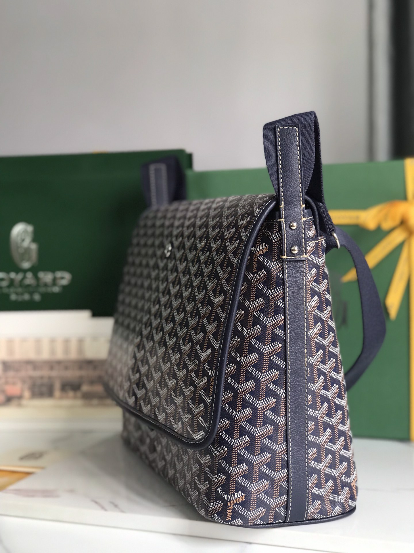 GOYARD Goyardine Capetien Messenger Bag Black 504063