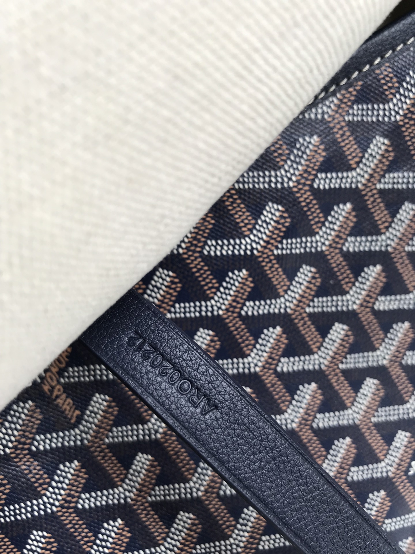 GOYARD Goyardine Capetien Messenger Bag Black 504063