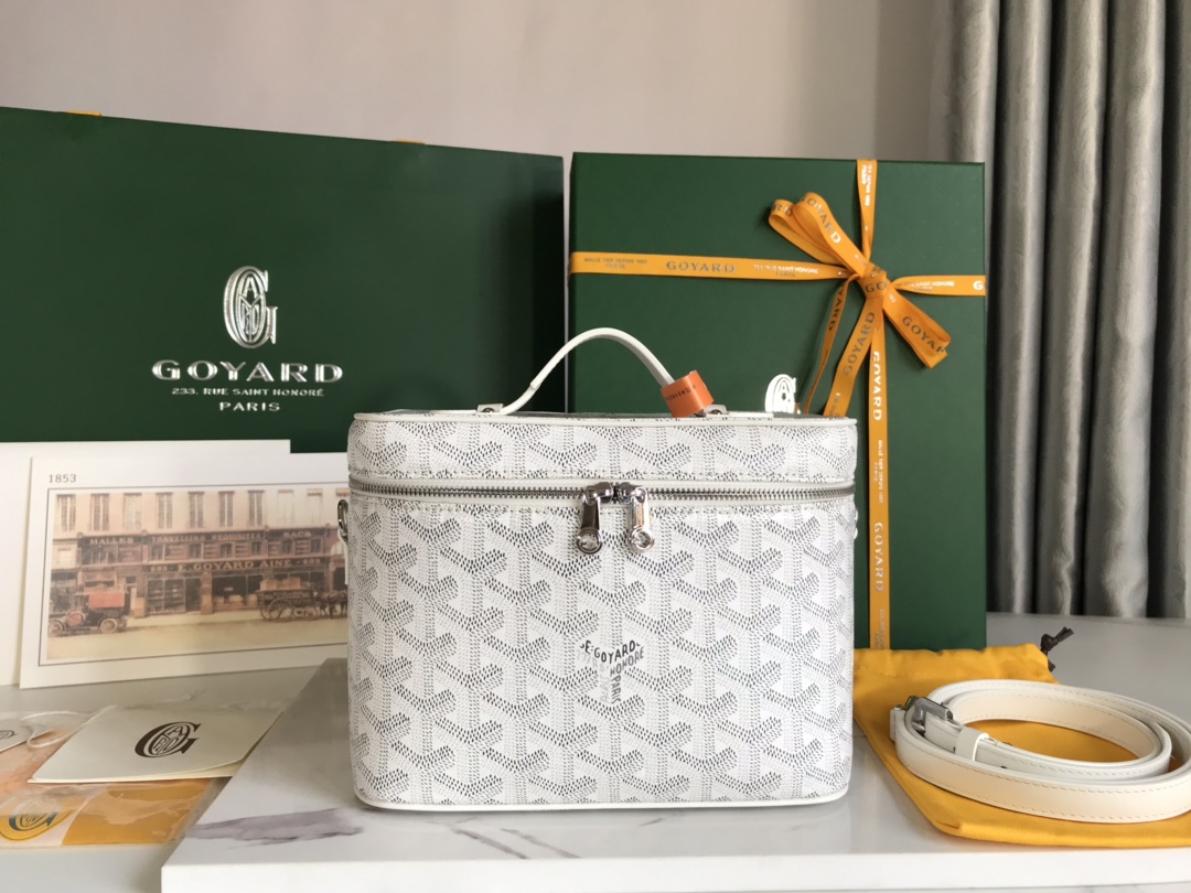 Goyard white Goyardine Muse Vanity Case Cloth Cloth