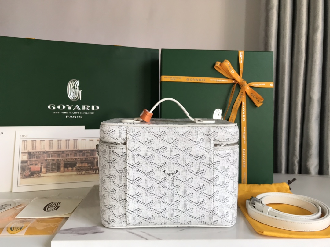 Goyard white Goyardine Muse Vanity Case Cloth Cloth