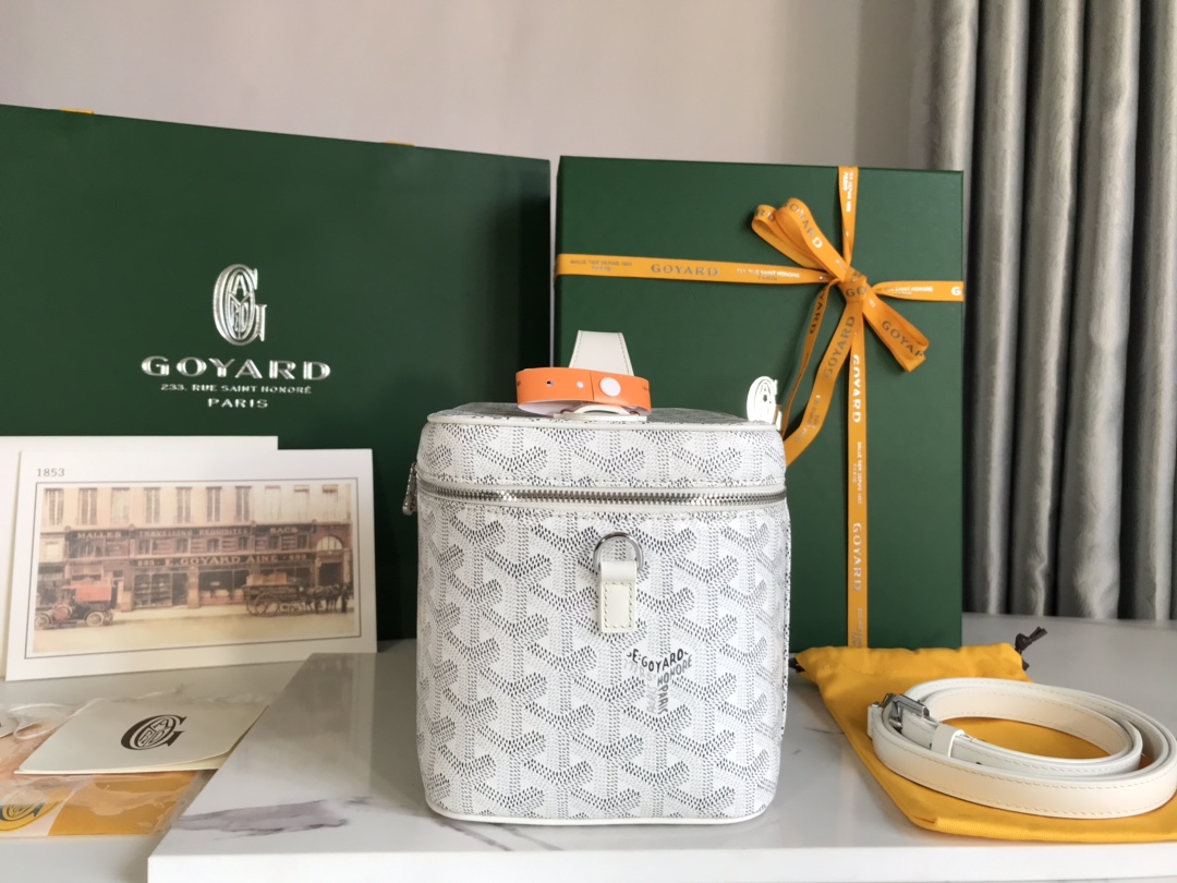 Goyard white Goyardine Muse Vanity Case Cloth Cloth