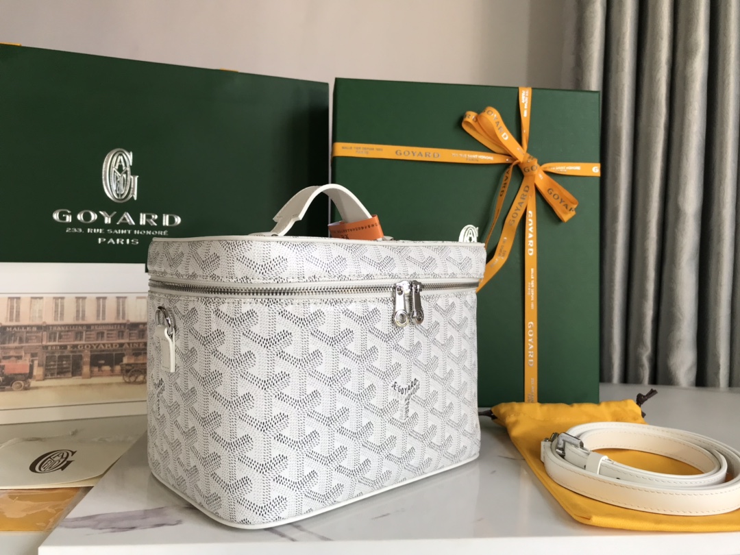 Goyard white Goyardine Muse Vanity Case Cloth Cloth