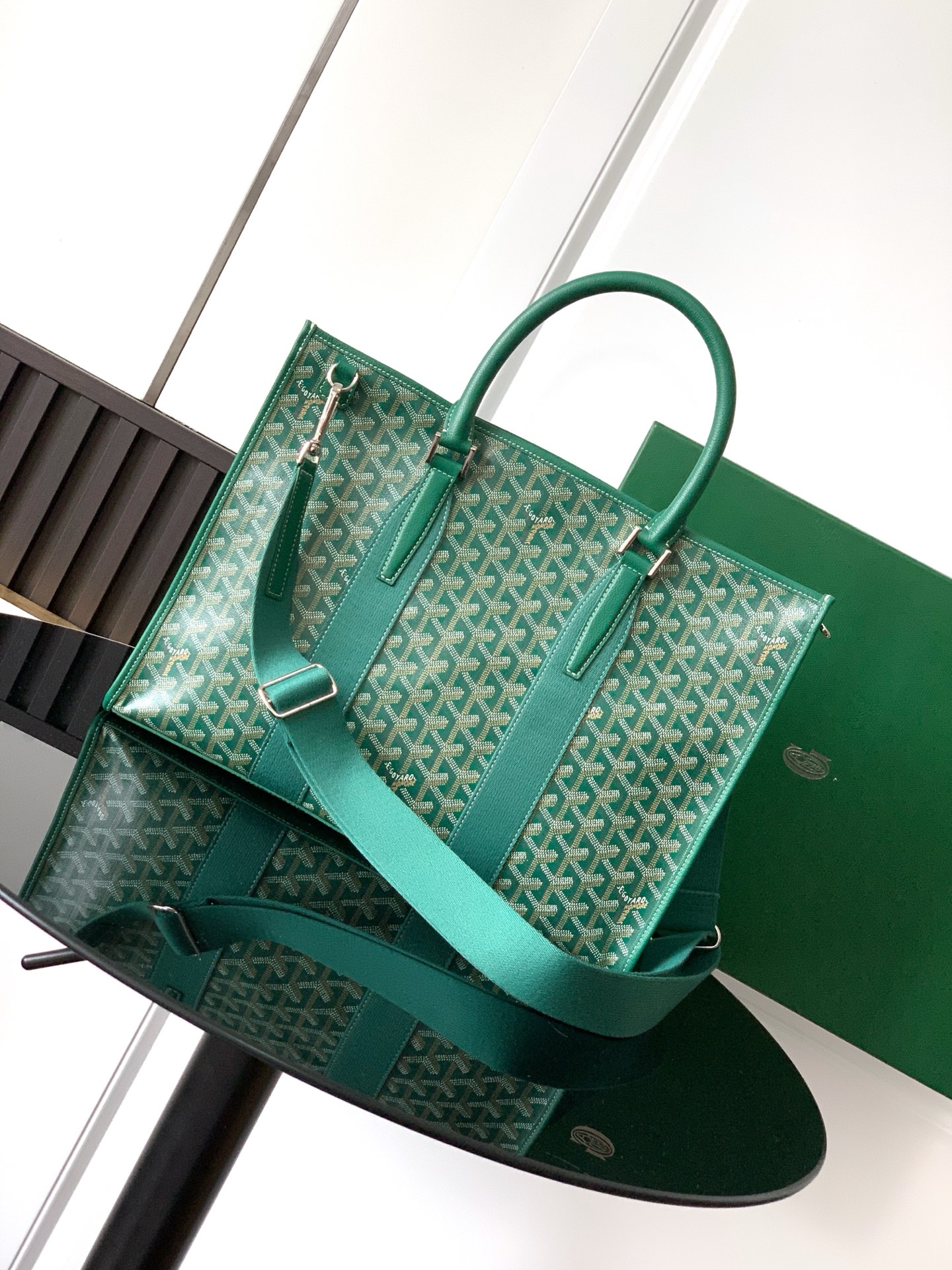 GOYARD Goyardine Calfskin Morvan Document Casegreen