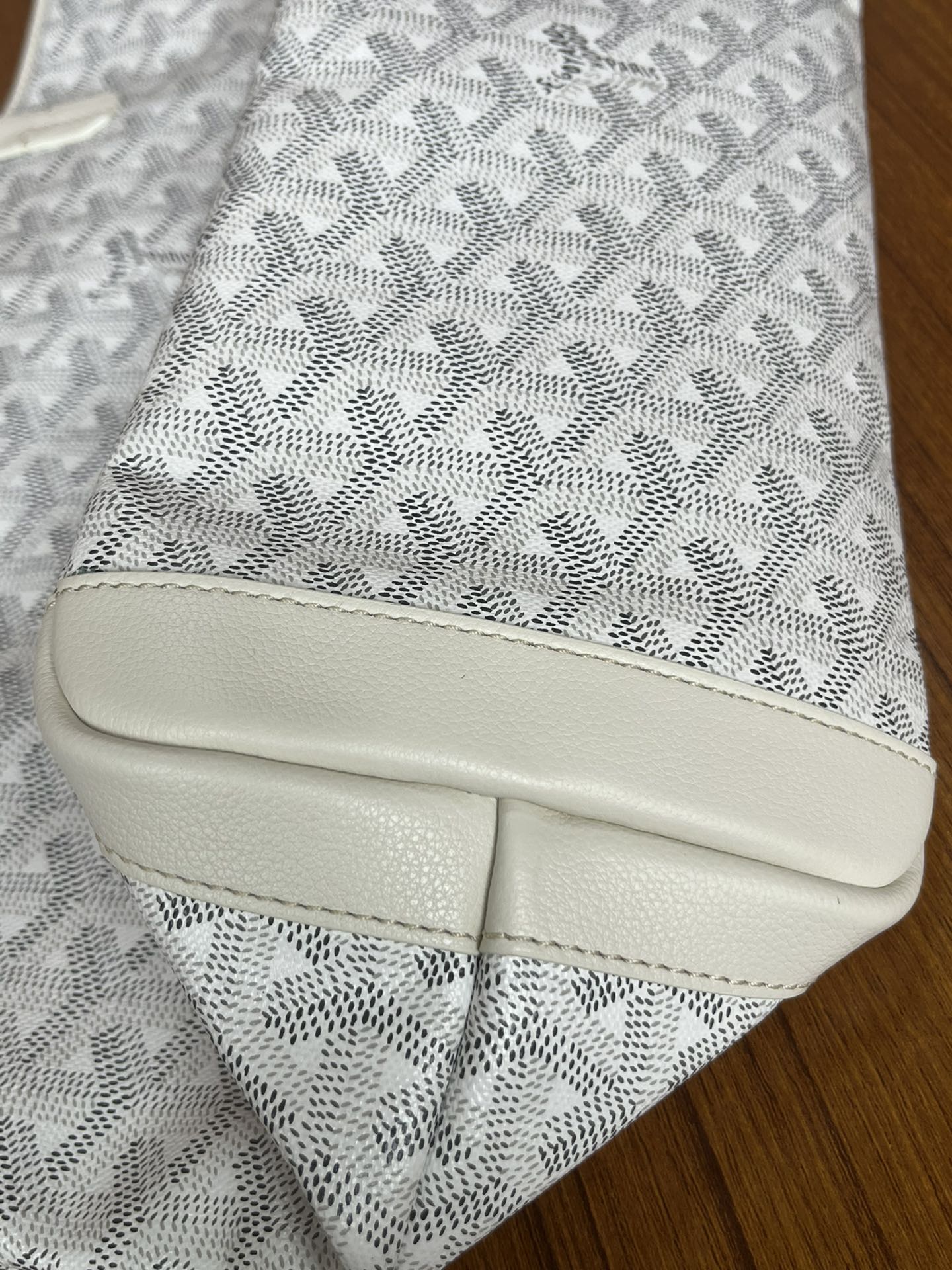 Goyard White Goyardine Coated Canvas and Leather Artois MM Tote | eBay