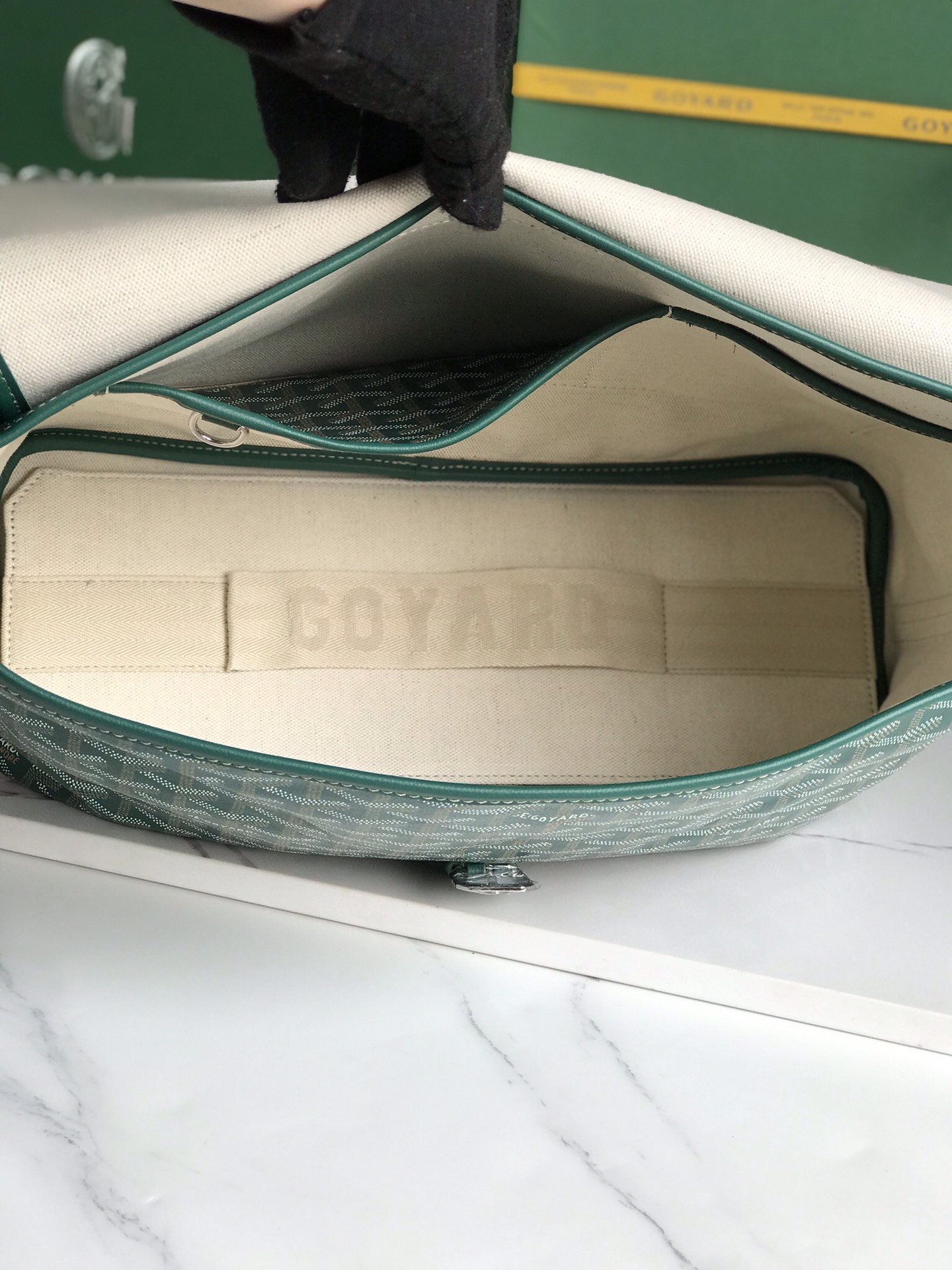 Goyard Goyardine Capetien Mm Messenger green