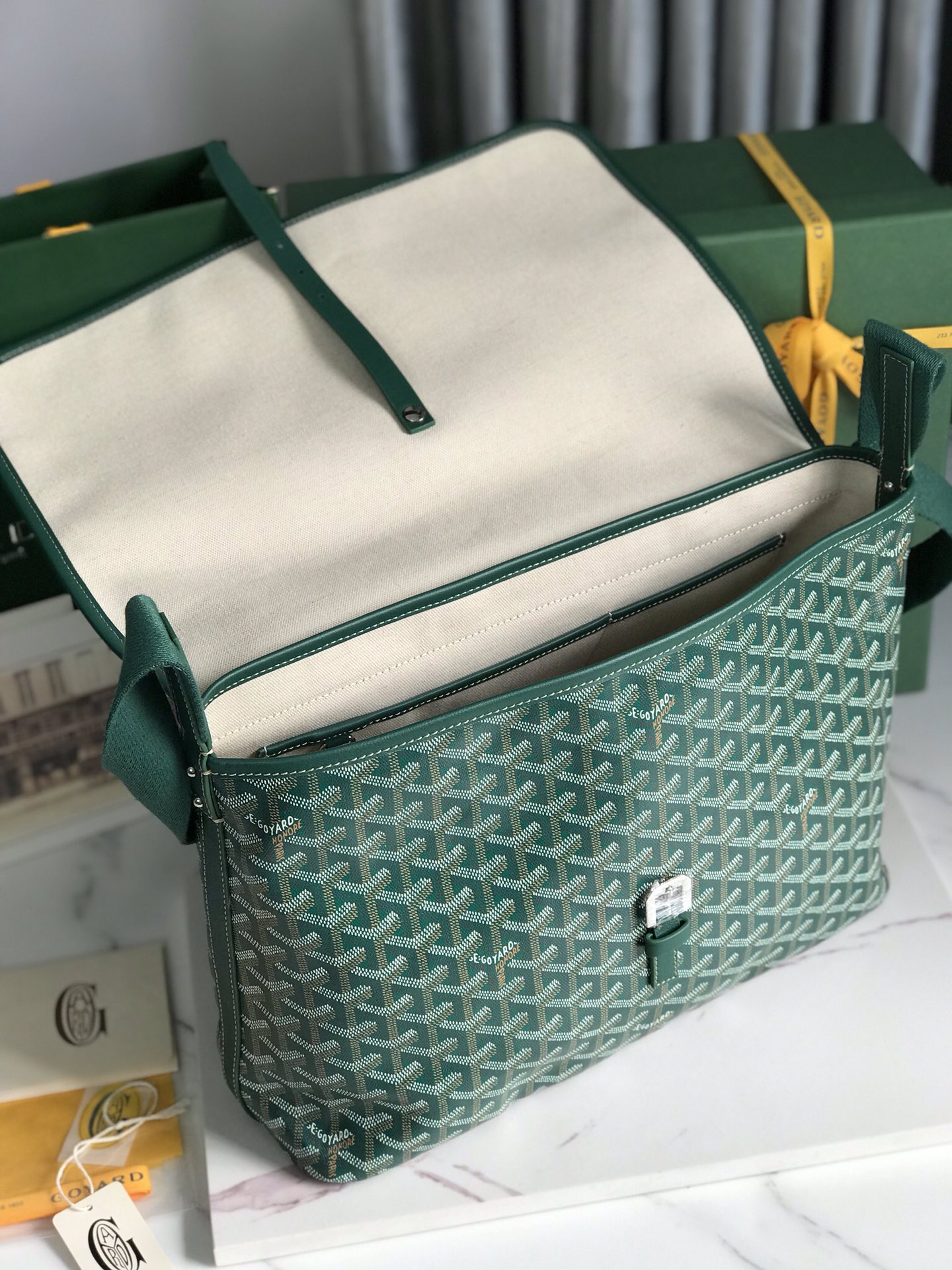 Goyard Goyardine Capetien Mm Messenger green