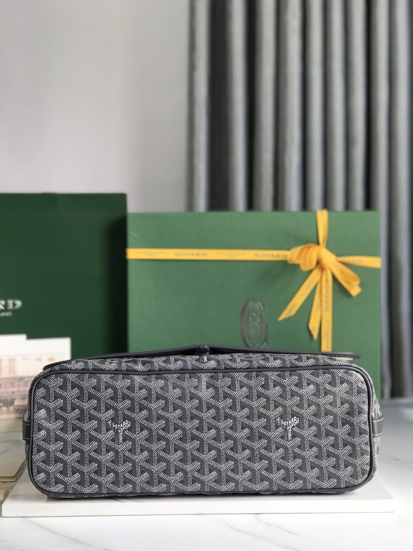 GOYARD Goyardine Capetien Messenger Bag Black 504063 |