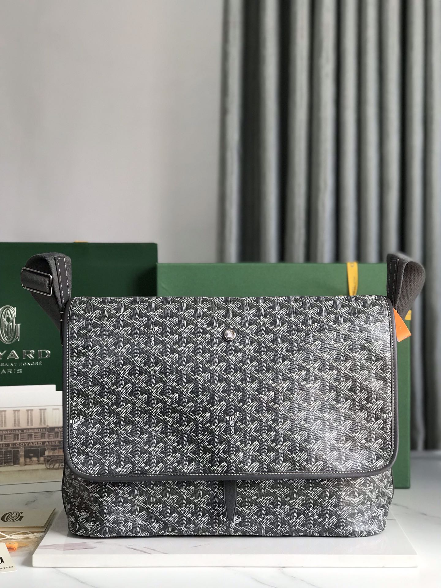 GOYARD Goyardine Capetien Messenger Bag Black 504063 |
