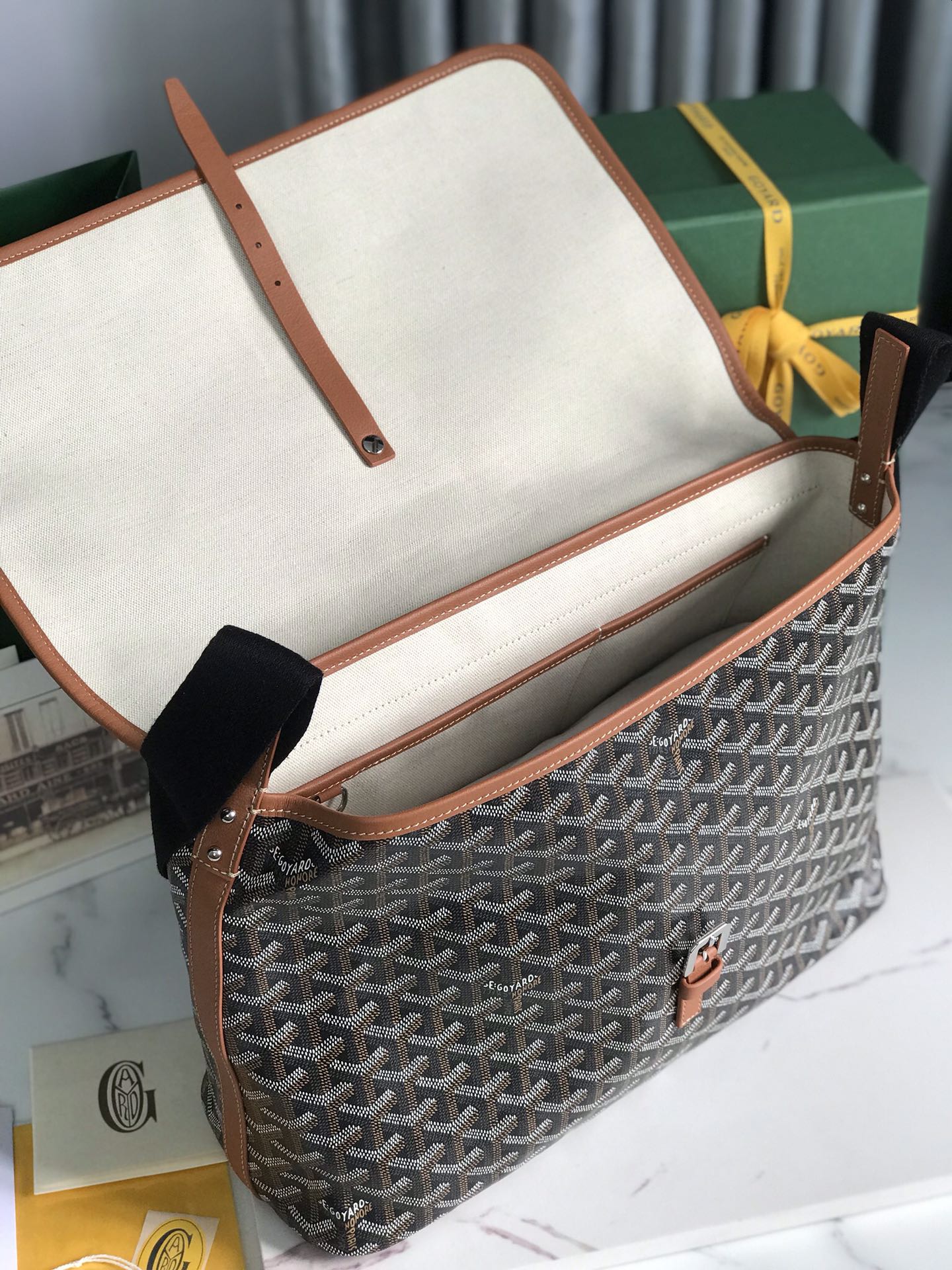 GOYARD Goyardine Capetien Messenger Bag Black Gold 1277533