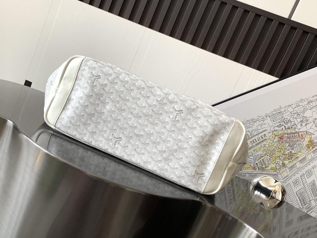 Goyard White Goyardine Artois GM Leather Cloth Pony-style calfskin Cloth ref.981279
