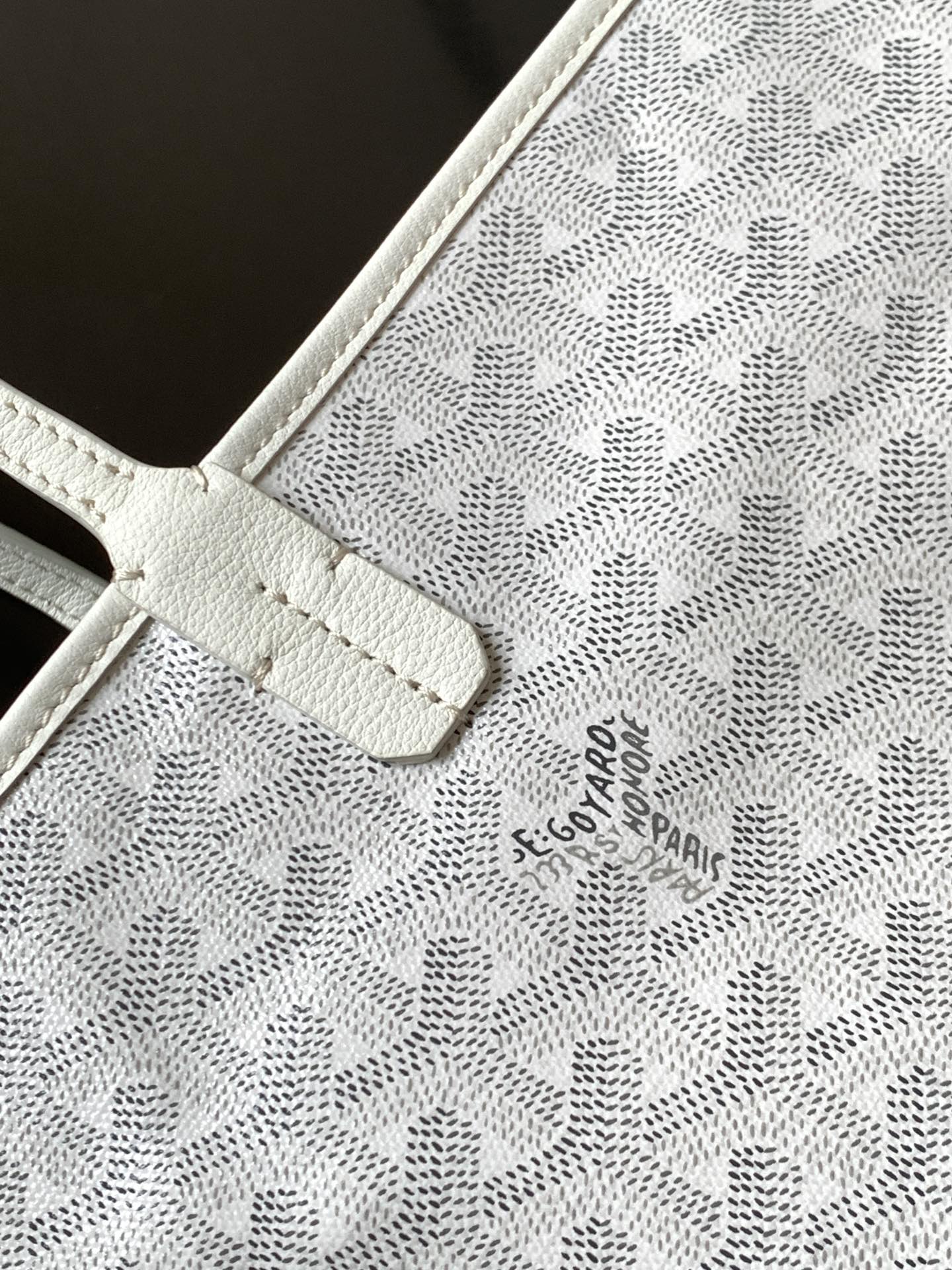 Goyard White Goyardine Artois GM Leather Cloth Pony-style calfskin Cloth ref.981279