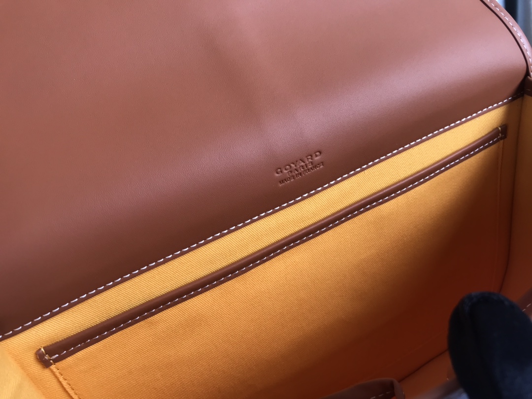 GOYARD Goyardine Belvedere II MM Messenger Bag Black Gold