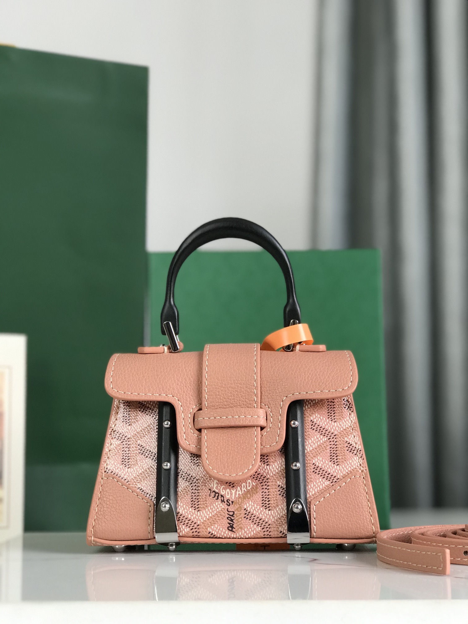 GOYARD Iridescent Goyardine Structure Nano Saigonbag pink