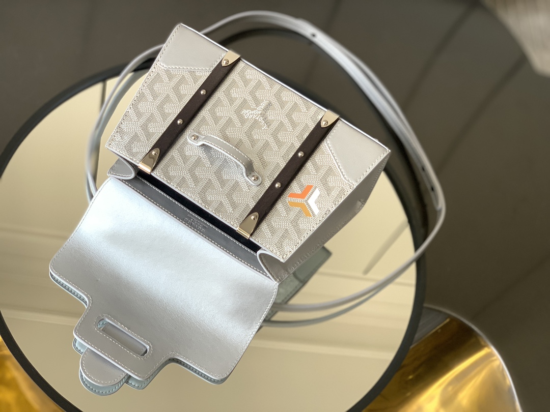 Goyard Goyard Saïgon Structuré Mini Bag White Women's Handbag