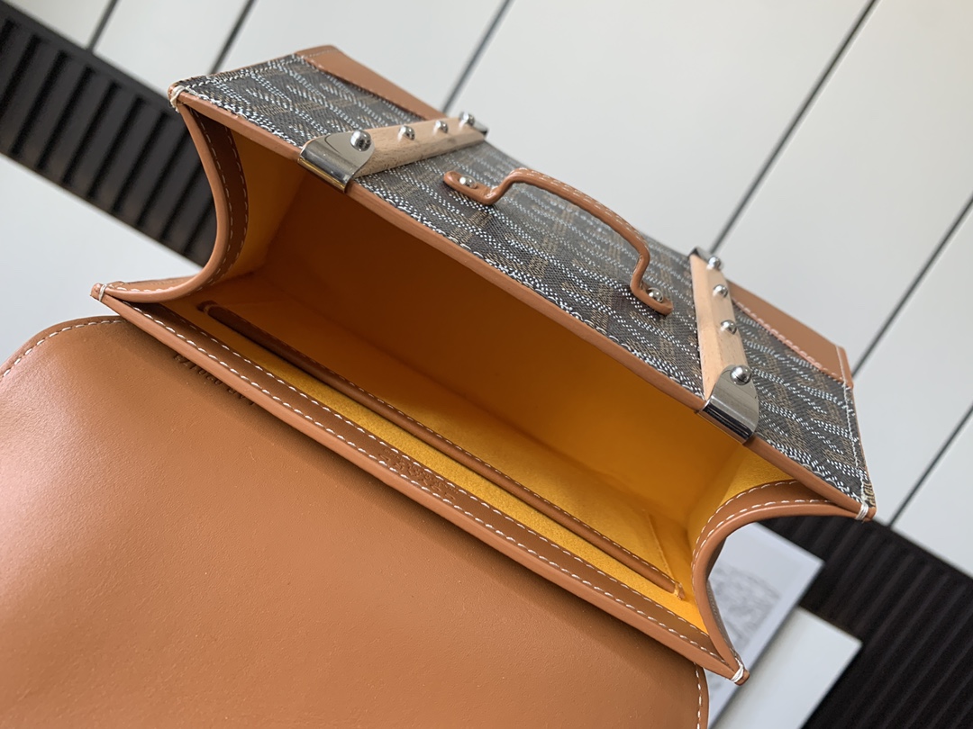 Goyard Women Sac Saïgon PM in Toile Goyardine & bag brown