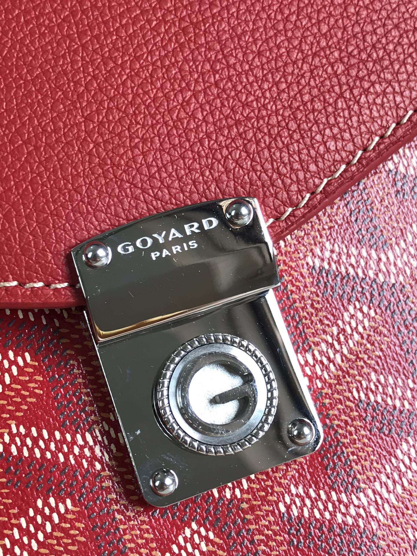 GOYARD Goyardine Calfskin Chypre Wallet Pouch Red