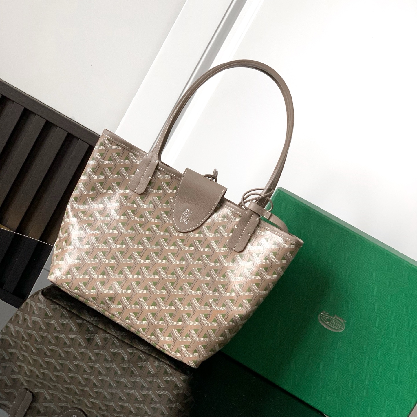 Goyard Sumo and Beige Luxury Leather Top Handle Bag