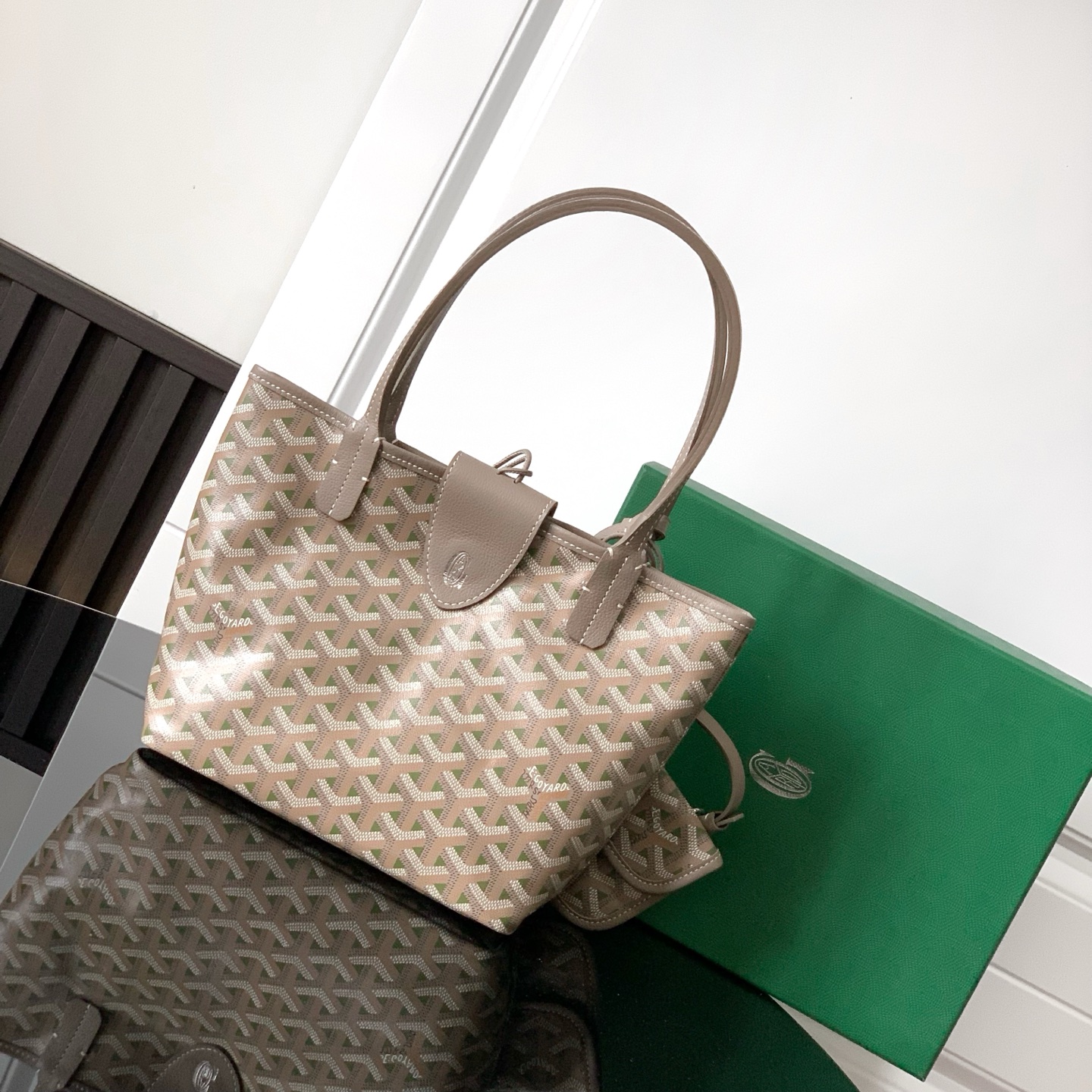 Goyard Sumo and Beige Luxury Leather Top Handle Bag