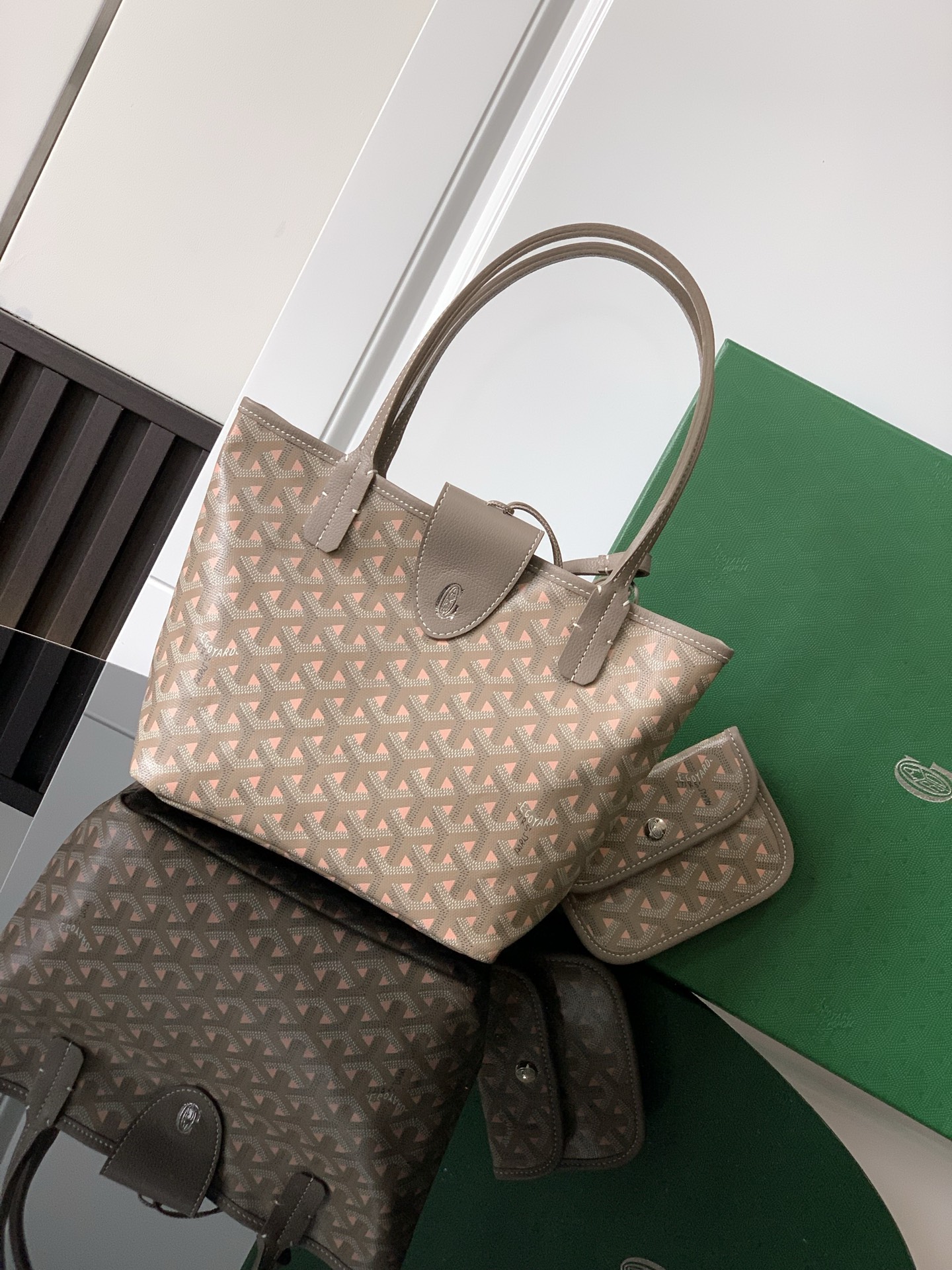 Goyard Sumo and Beige Luxury Leather Top Handle Bag –