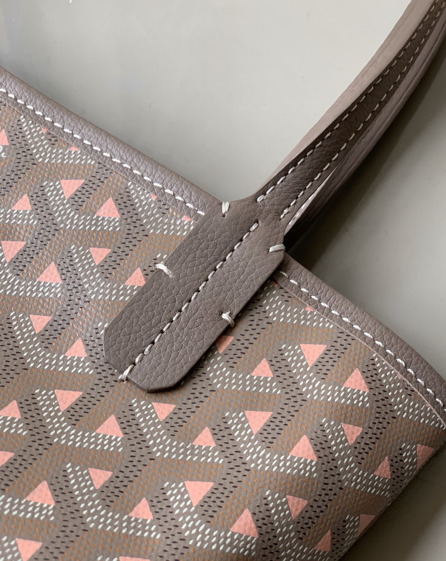 Goyard Sumo and Beige Luxury Leather Top Handle Bag -
